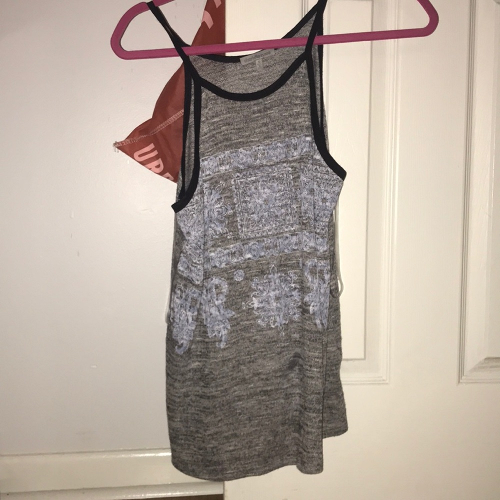 Grey tank top